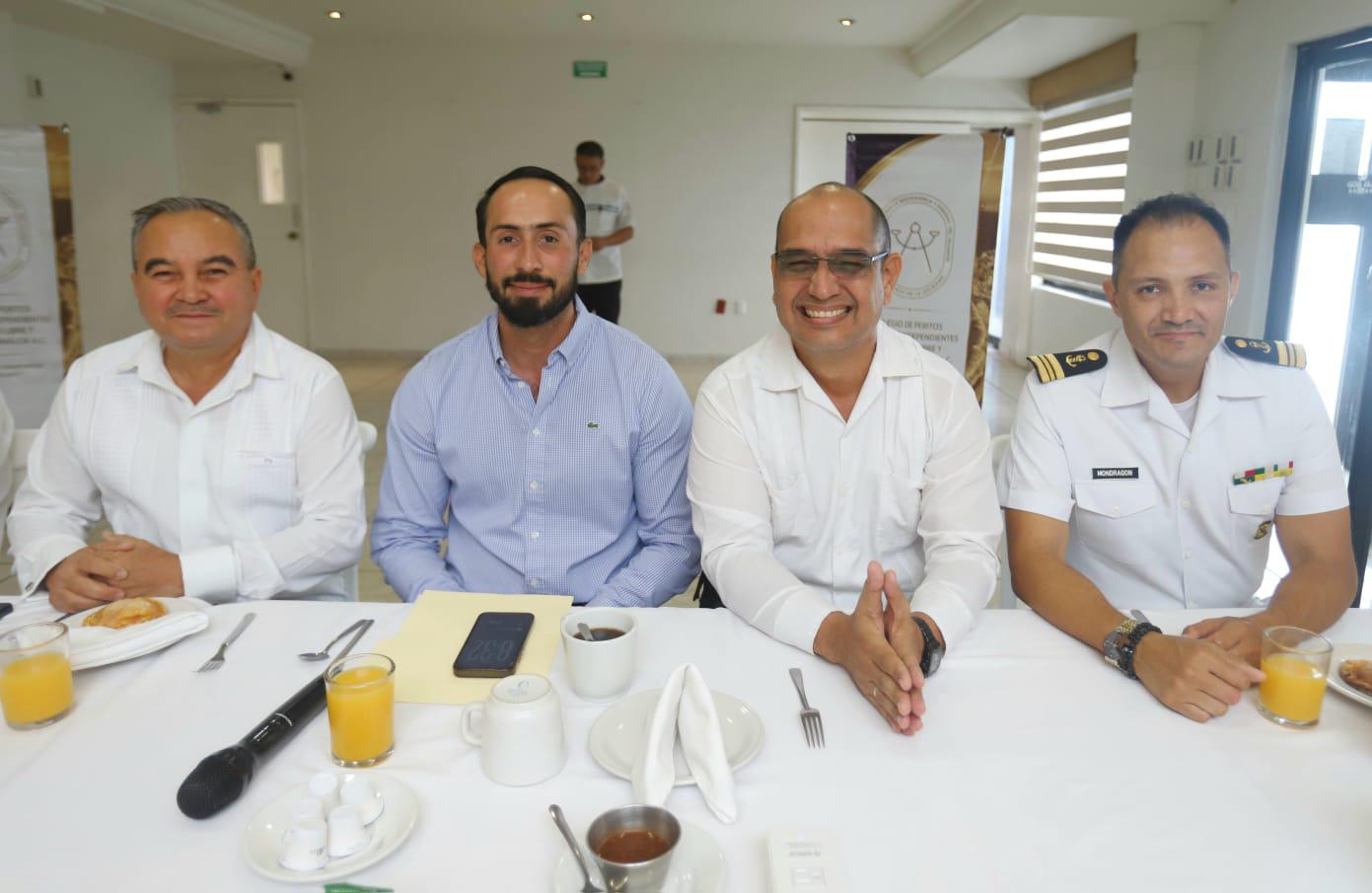 $!Sergio Alberto Ibarra, Martín Gallardo, Víctor Martínez y Carlos Augusto González.