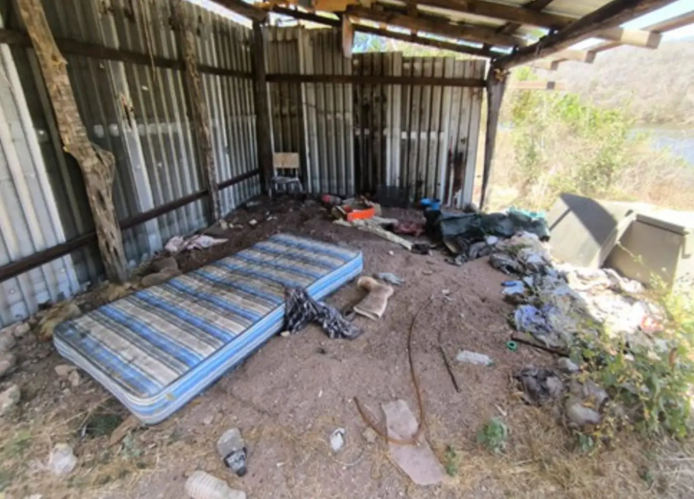 $!Ejército Mexicano asegura campamento en Elota con armas largas y más de mil cartuchos