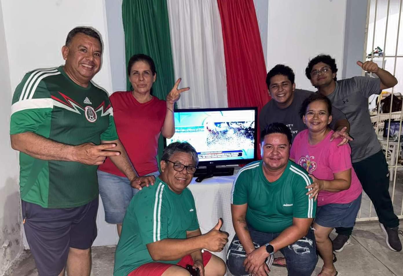 $!Heriberto Estrada, Lupita Carrillo, Alberto Martínez, Marco Reyna, Octavio e Isela Cárdenas, y Emilio Osuna.