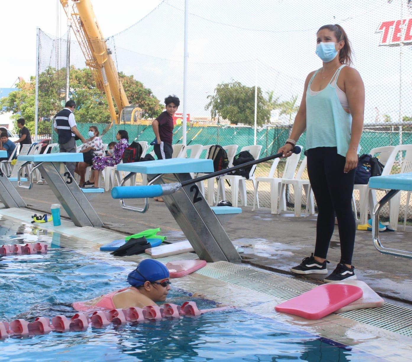 $!Joselin Guzmán Guillén, su pasión por el agua la lleva a incursionar en la natación adaptada
