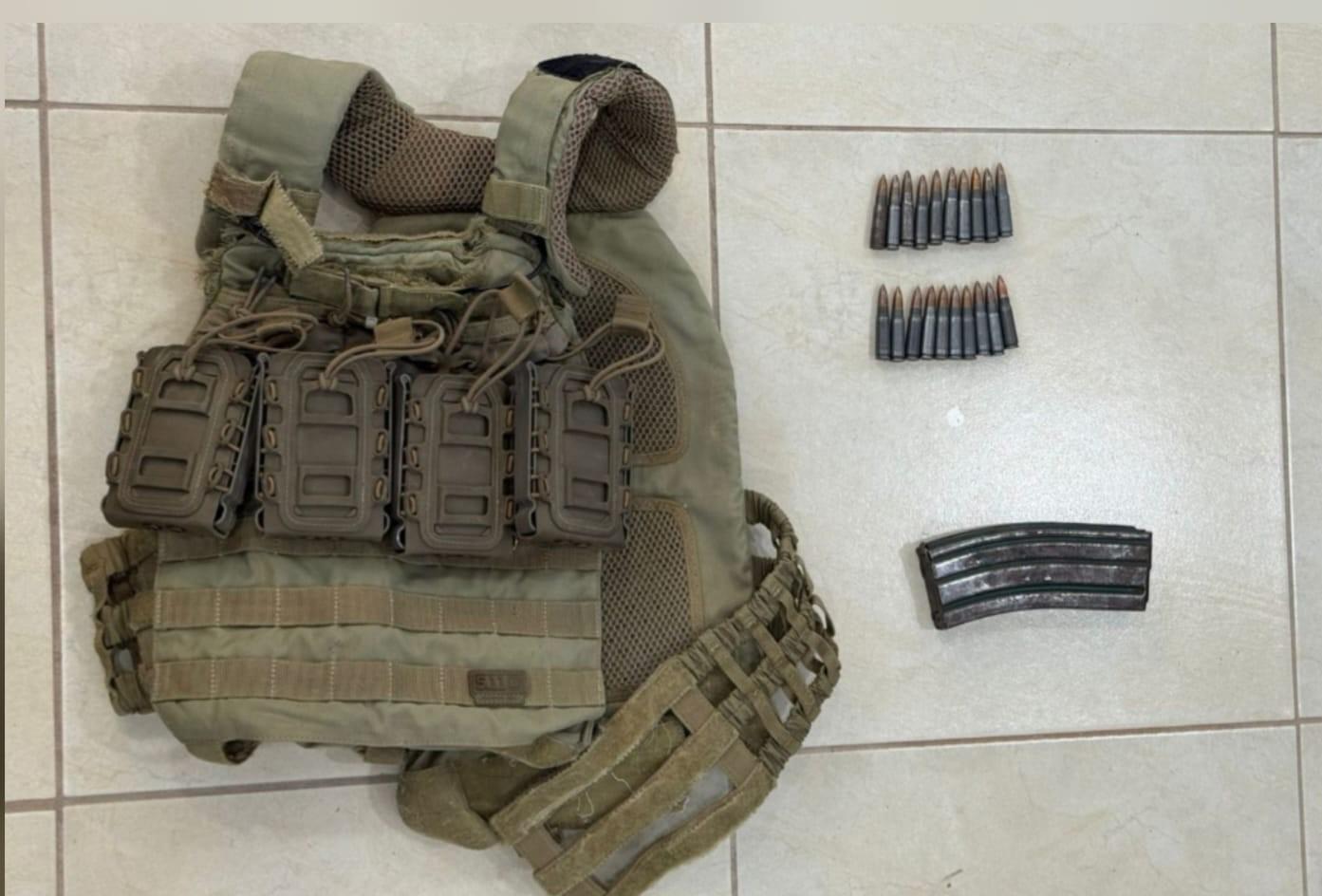 $!Ejército Mexicano asegura droga, vehículos y equipo táctico en Choix