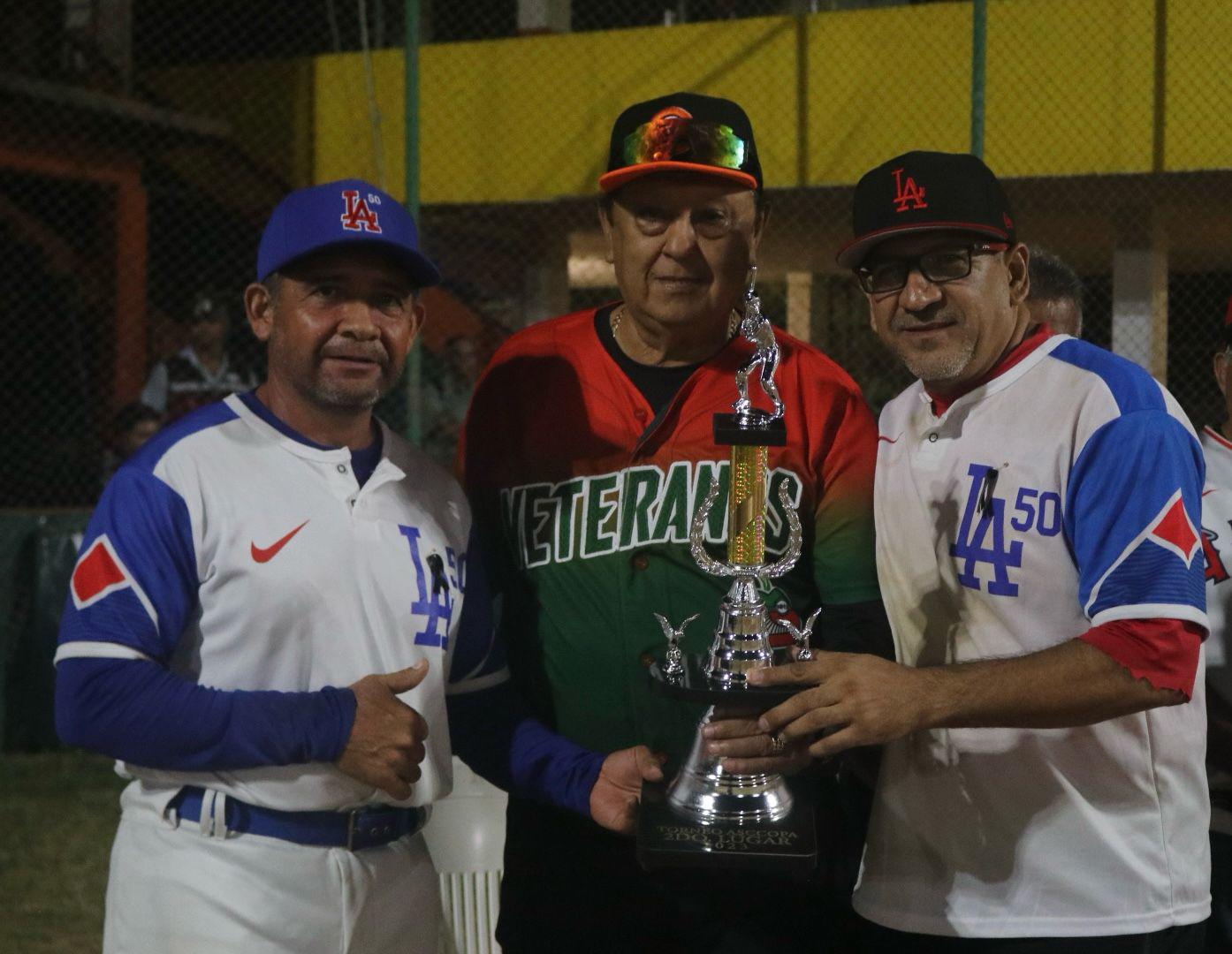 $!Como en sus mejores tiempos, luce Diego Raygoza en el diamante