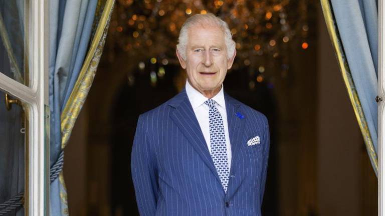 El Rey Carlos III de Inglaterra es diagnosticado con cáncer.