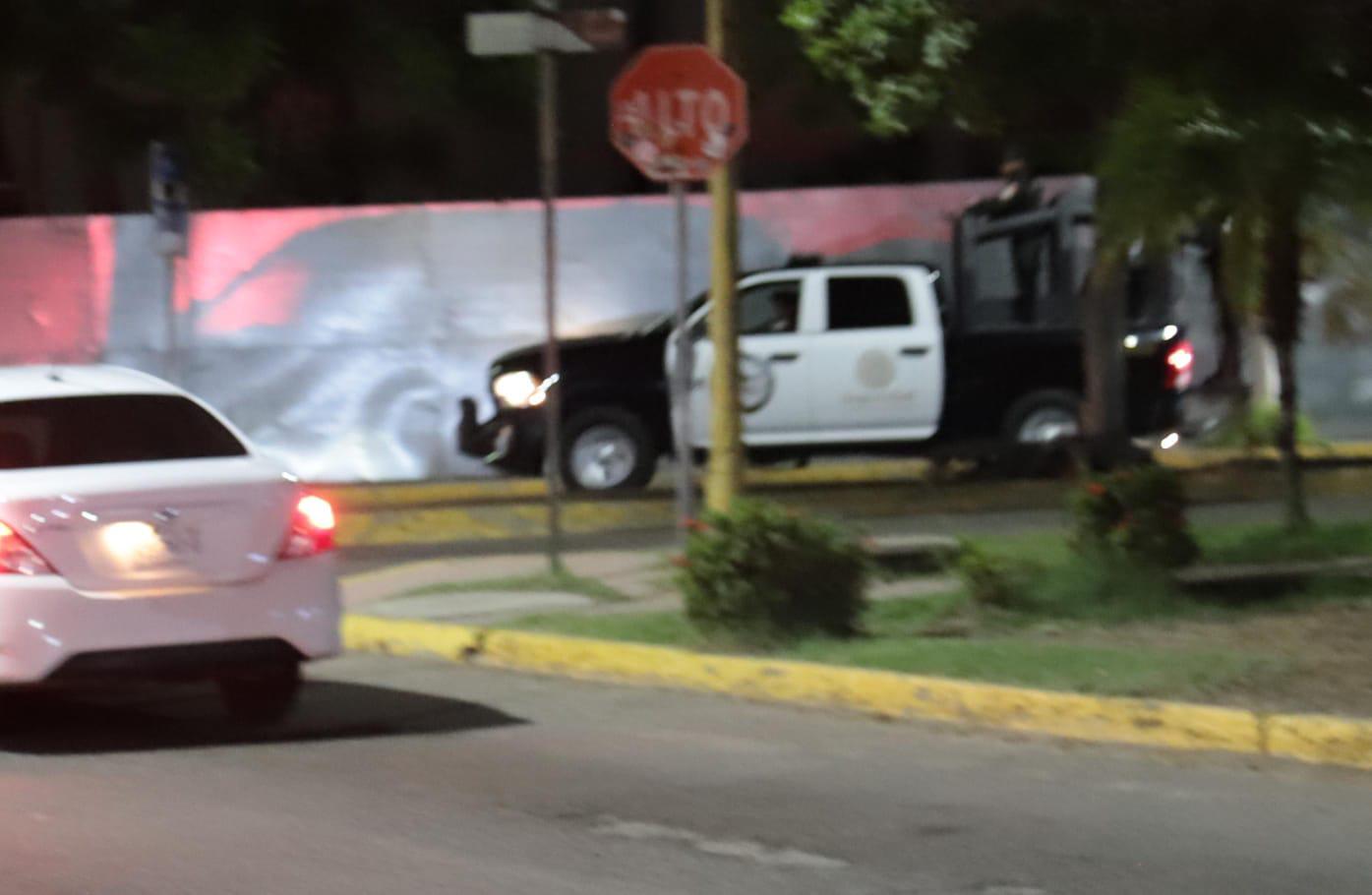 $!Fuerzas federales realizan operativo en Mazatlán, la noche de este miércoles