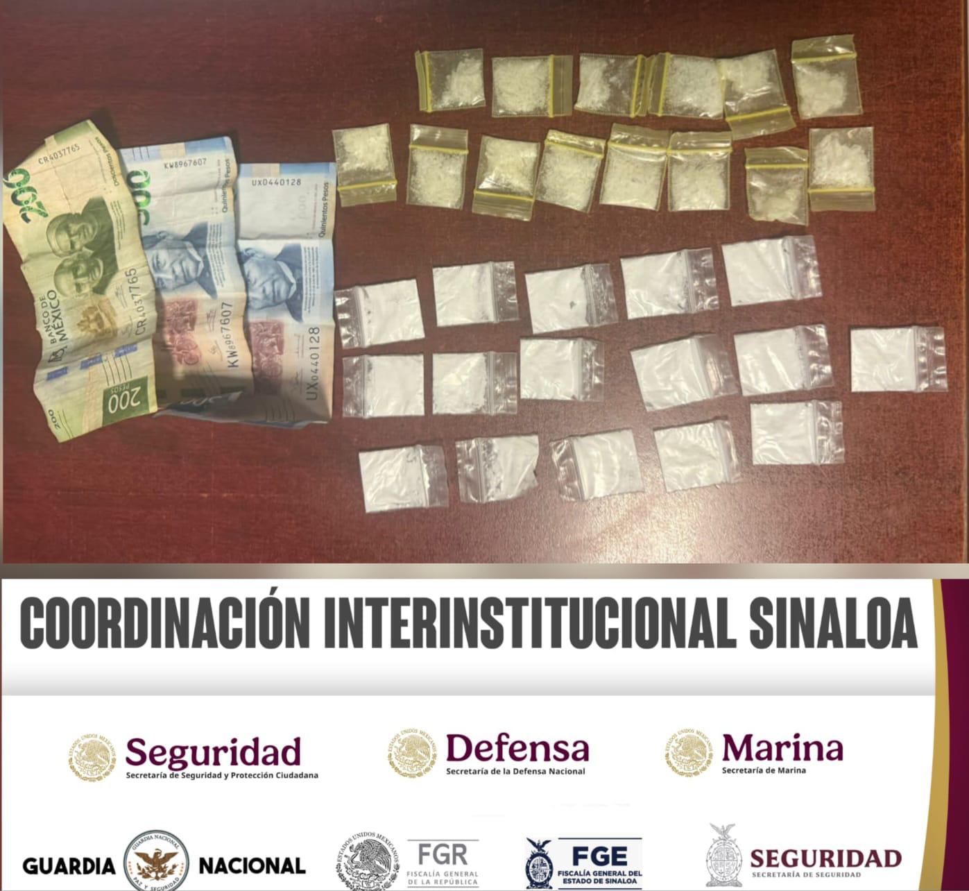 $!Detienen a un menor y un hombre con droga en San Pedro, Navolato