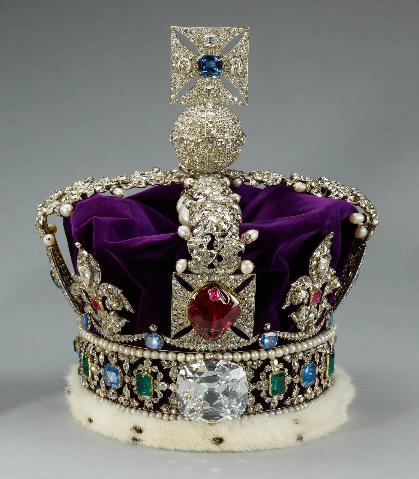 $!Coronan a los reyes Carlos III y Camilla en histórica ceremonia cargada de simbolismos