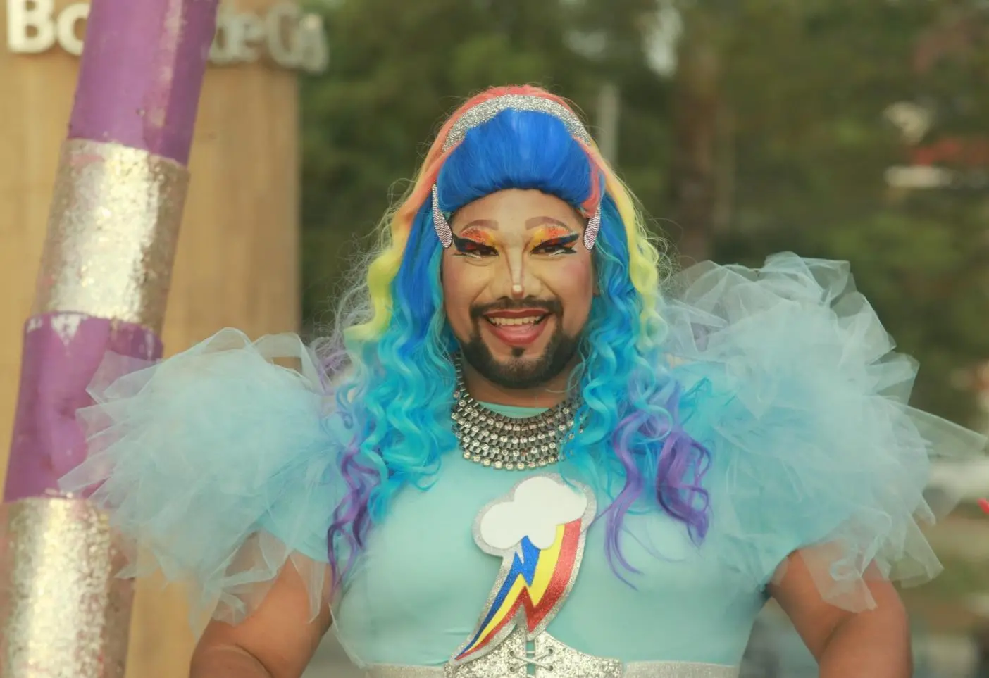 $!Marcha del Orgullo pinta de colores el Malecón de Mazatlán por la igualdad y la diversidad