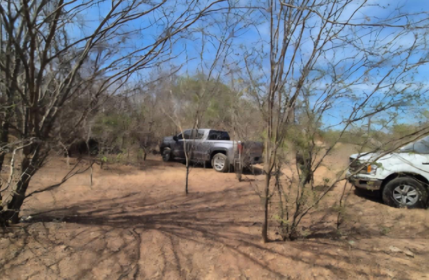 $!Ejército Mexicano asegura vehículos blindados, arma larga y cartuchos en Culiacán