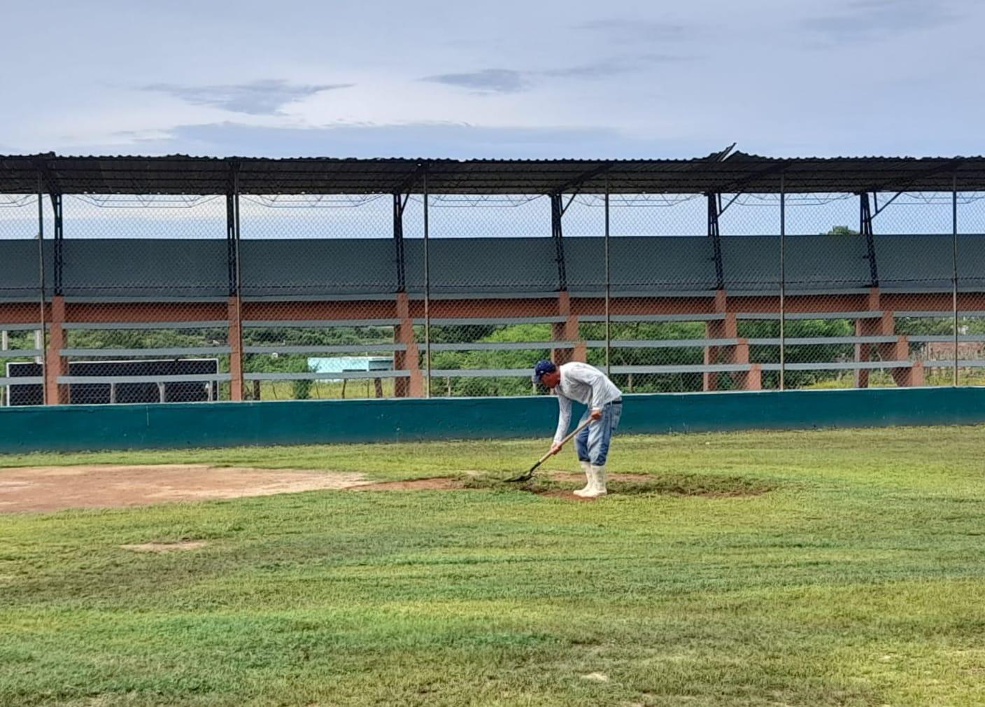 $!Estrenarán lomita en el campo ‘Pillo Osuna’, en El Roble