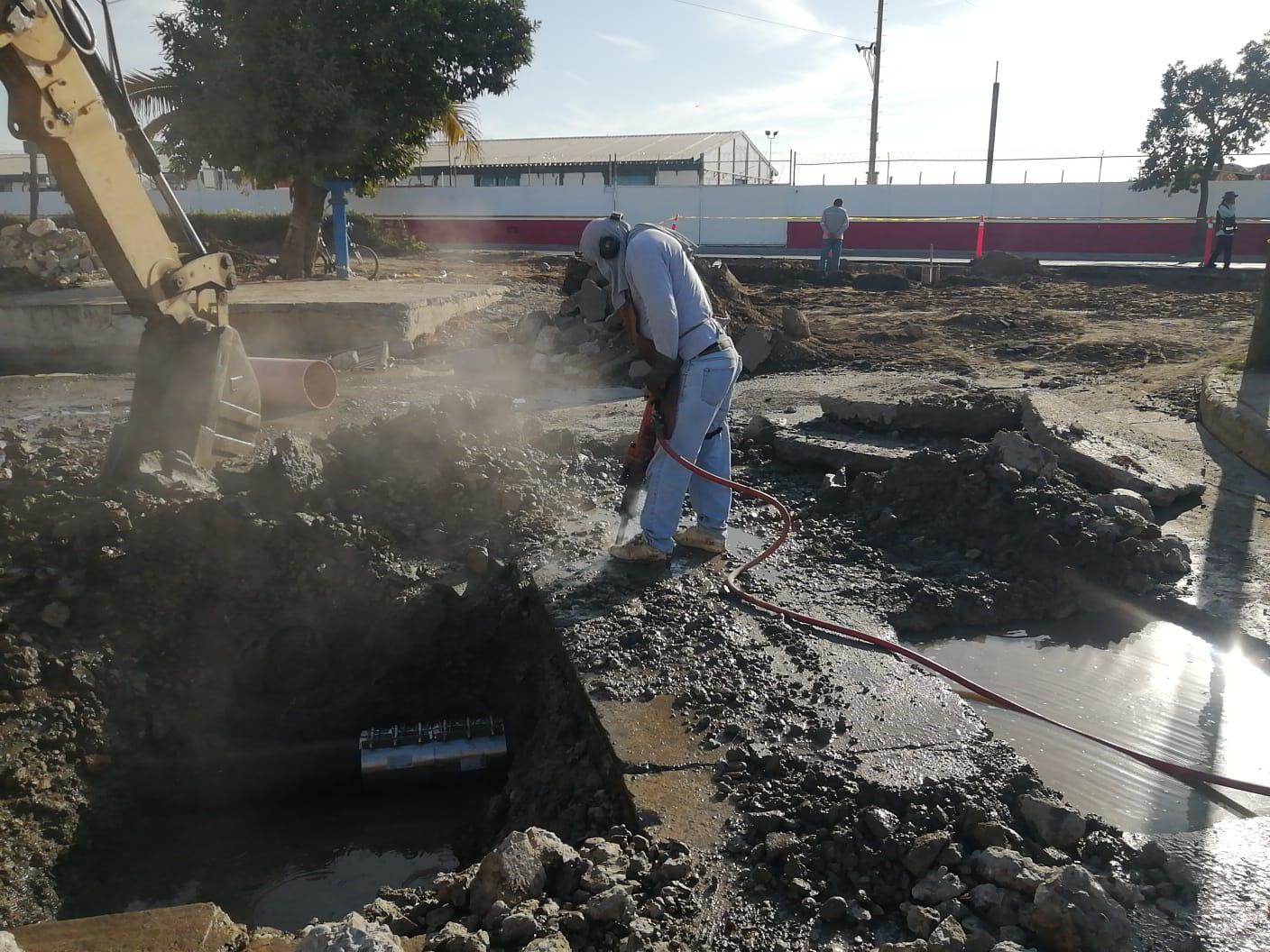 $!Reabre Jumapam válvulas de abasto de agua en el Centro de Mazatlán