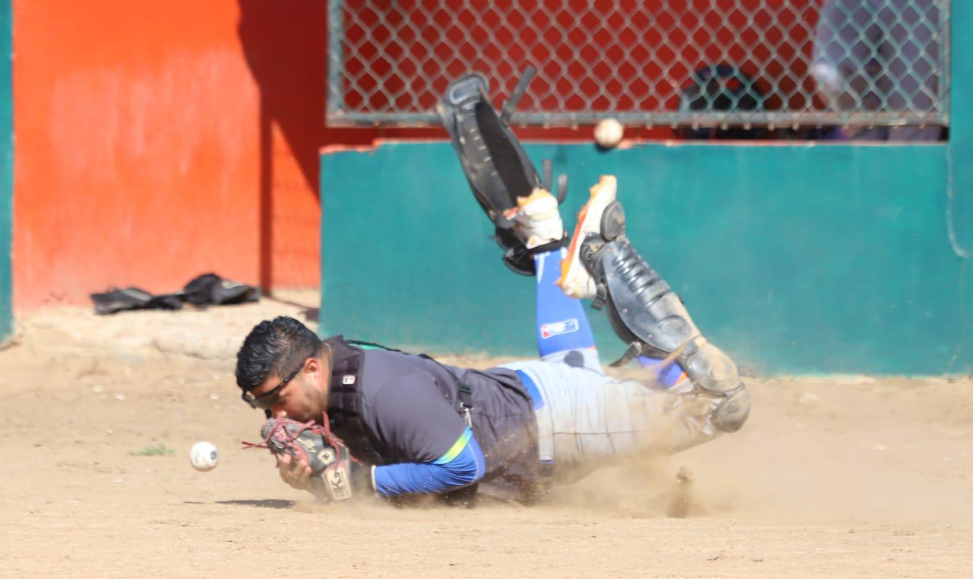 $!El Cid toma delantera en semifinal de Liga de Beisbol Meseros