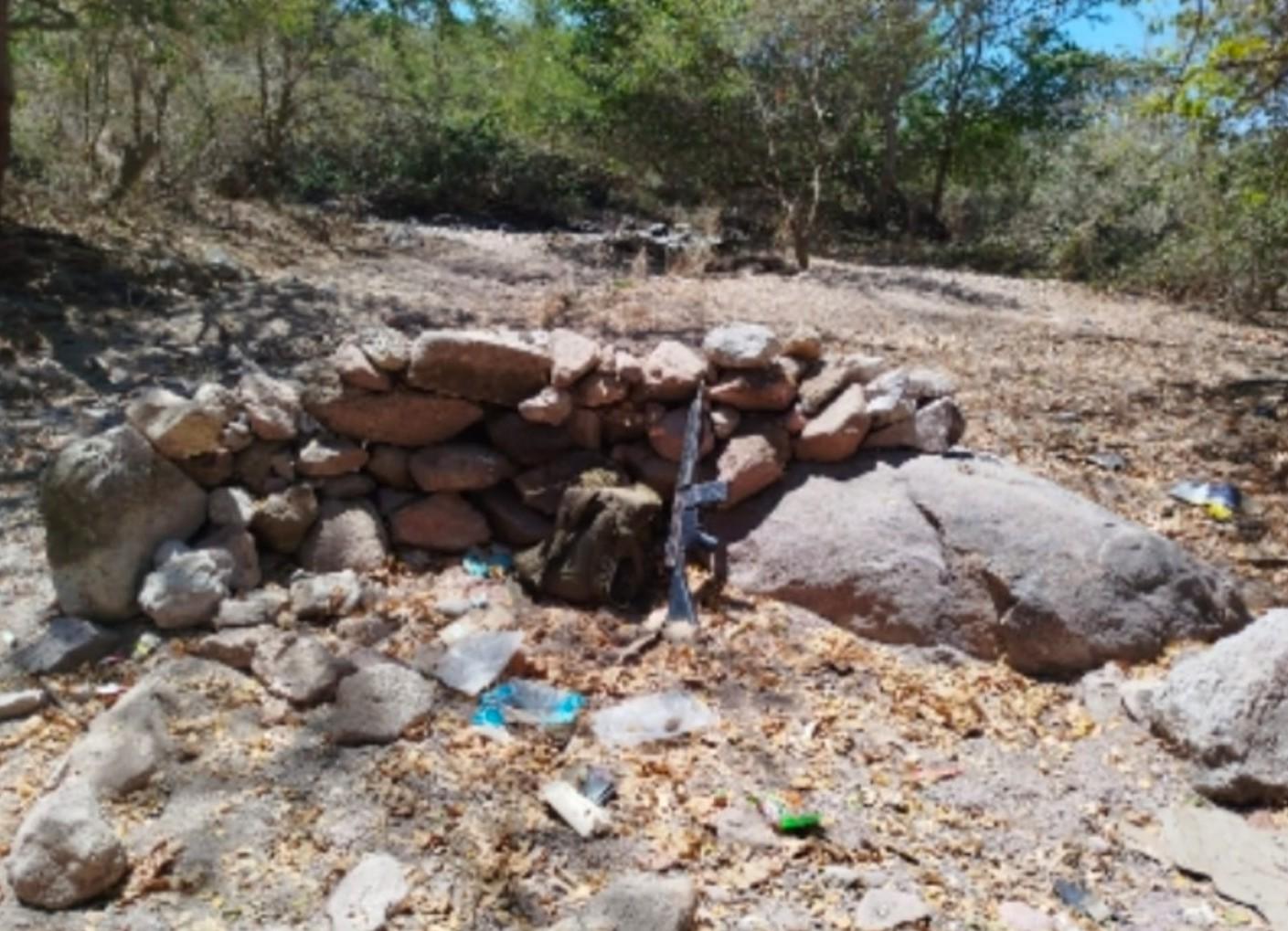 $!Aseguran campamento clandestino con armas y casi mil cartuchos en Escuinapa