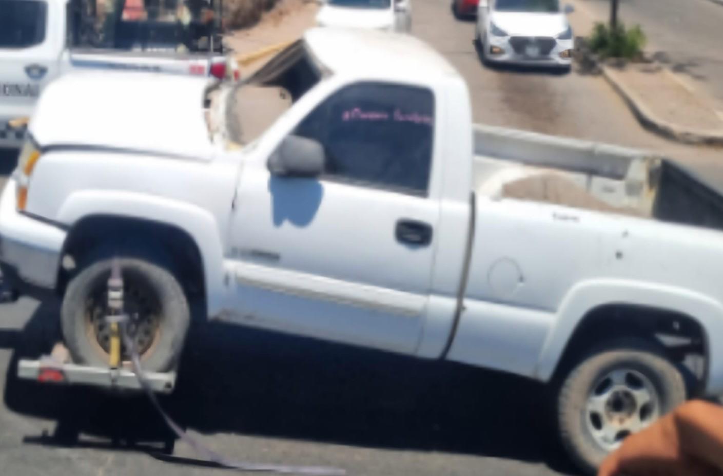 $!Aseguran cuatro vehículos con blindaje artesanal en Culiacán