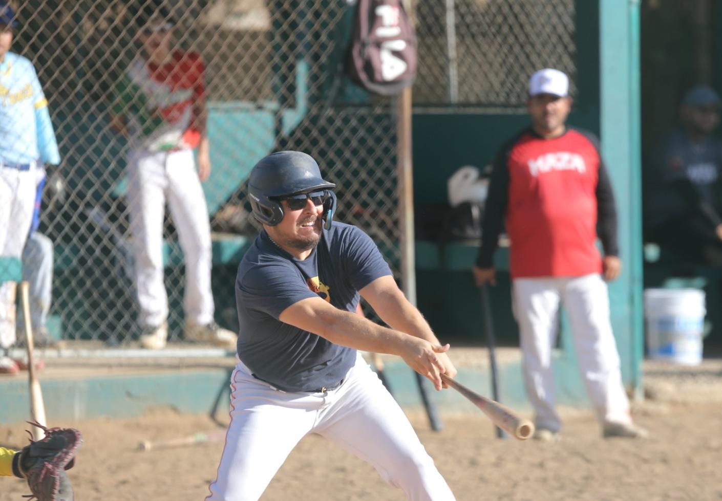 $!Familia Velarde avanza a semifinales de Liga Meseros al Bat