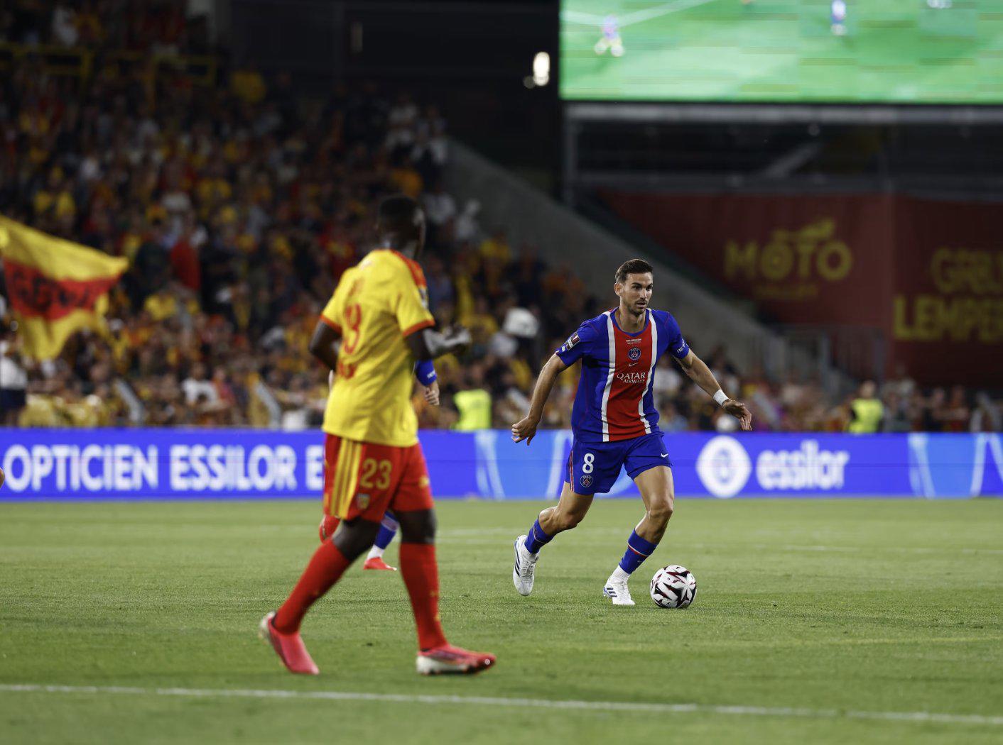 $!¡Thauvin hace historia! Lens sorprende al PSG y conquista la Supercopa de Francia