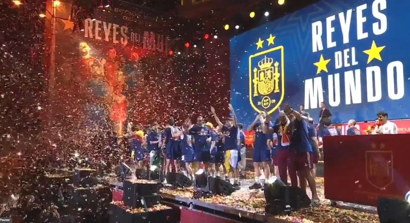 $!España celebra el título mundial en Madrid junto a multitudinaria presencia de aficionados