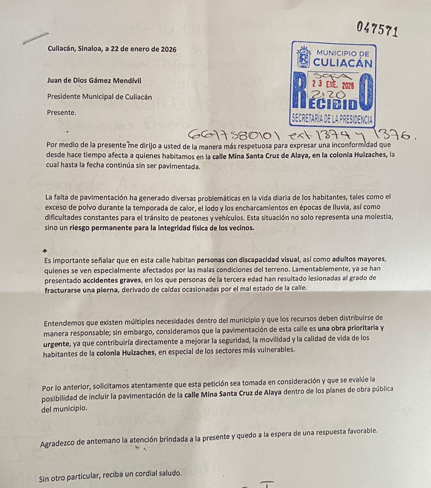 $!Tras dos años sin respuesta, vecinos de la colonia Huizaches, en Culiacán, continúan exigiendo pavimentación de calle