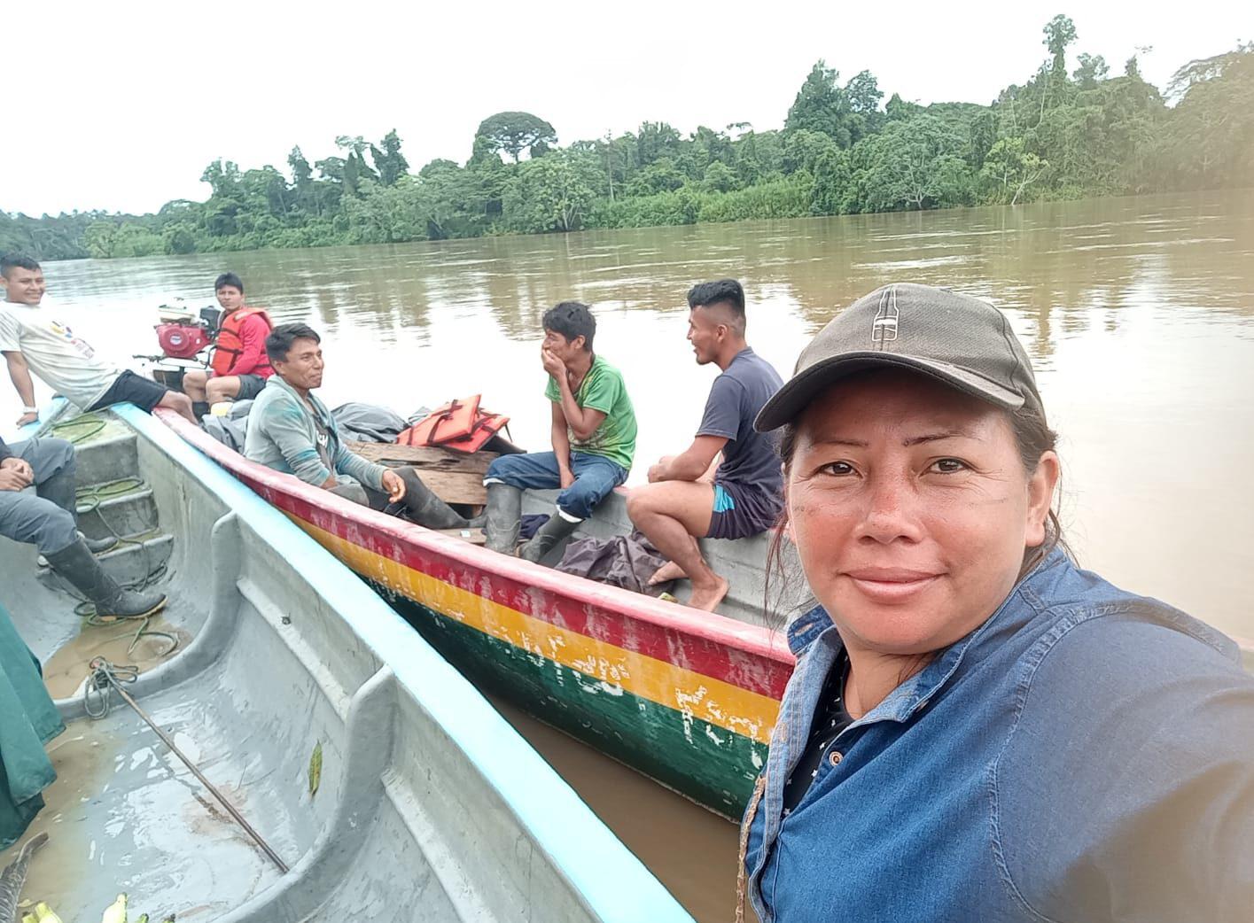 $!Dalia Aragón durante un recorrido por la cuenca del Curaray.