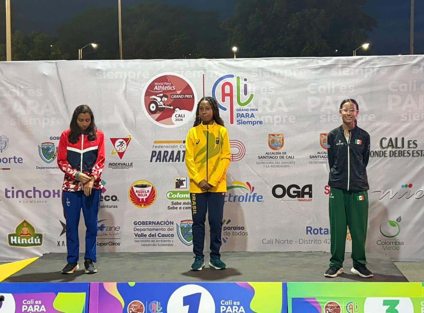 $!¡Medalla de bronce para Mazatlán! Silvana Quiñones sube al podio en Cali 2026