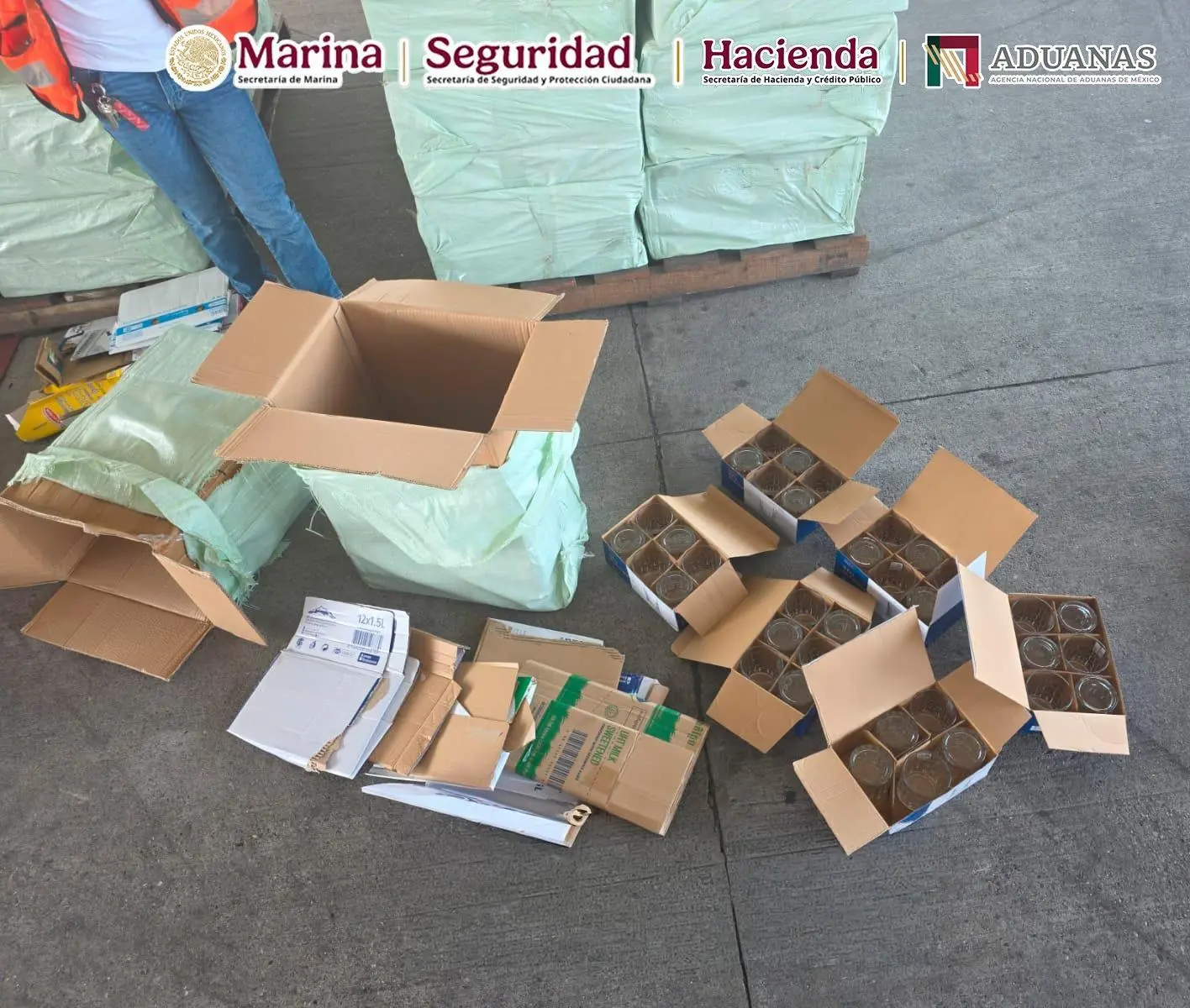 $!Aseguran en control aduanero de Michoacán cerca de 10 millones de cigarros ilícitos