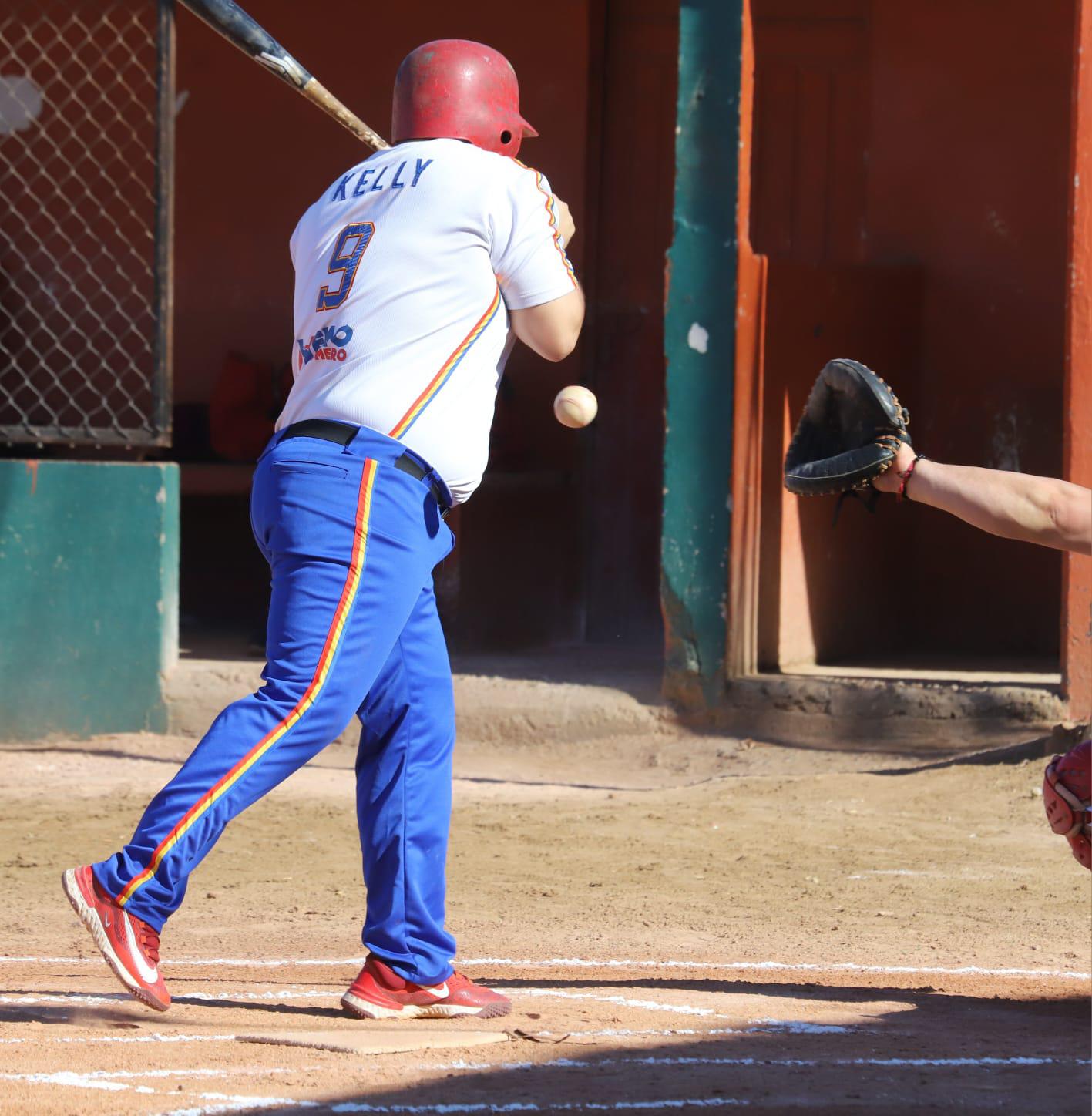 $!Familia Kelly pierde su calidad de invicto en Liga Meseros