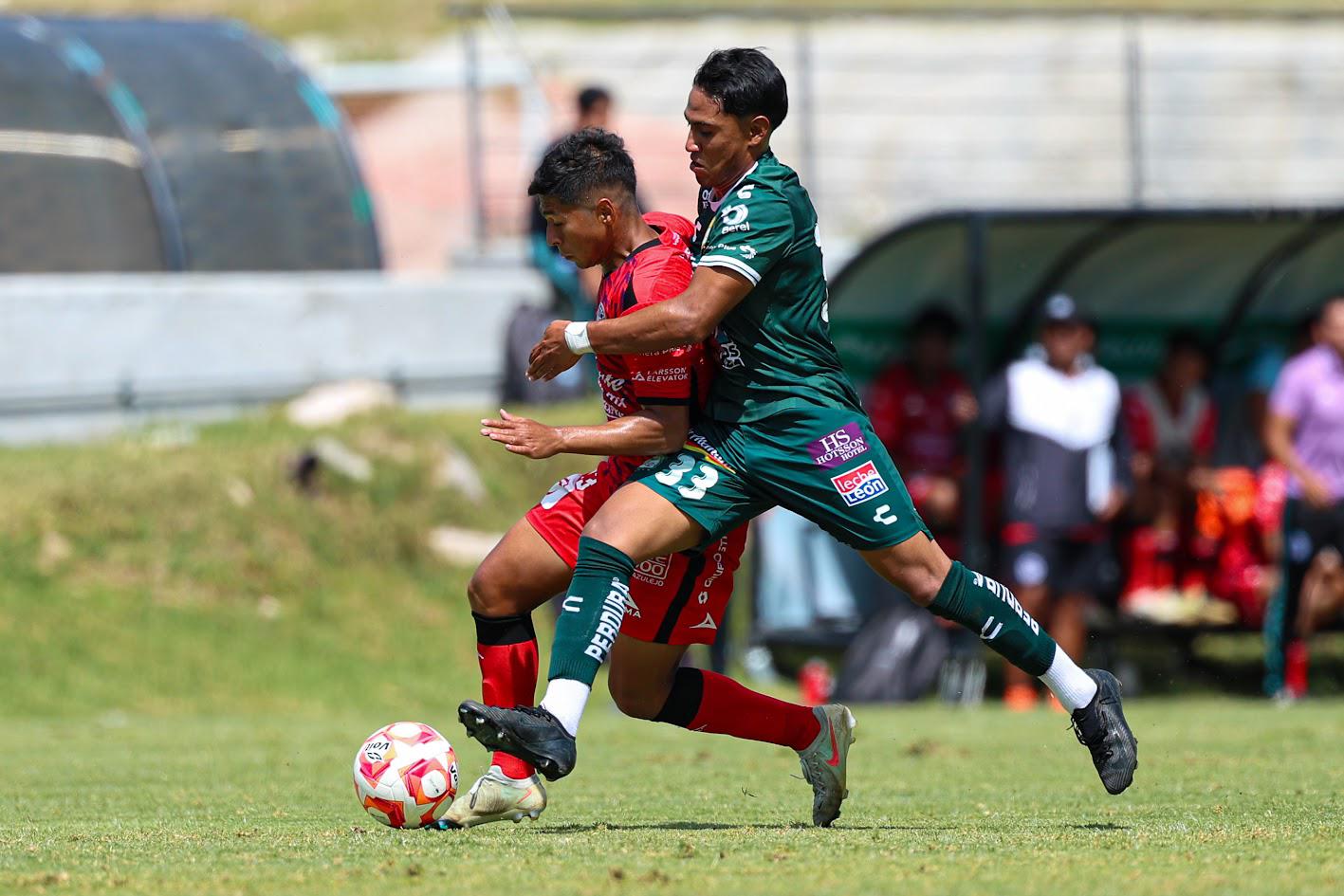 $!La Armería Sub 21 divide puntos ante León