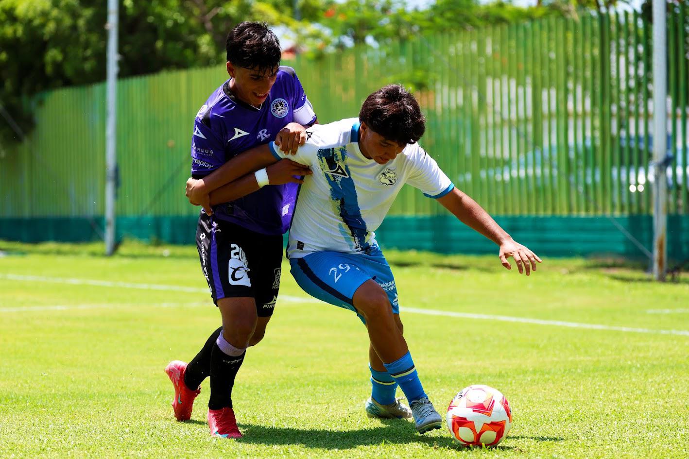 $!La Armería Sub 21 se impone al Puebla en el puerto