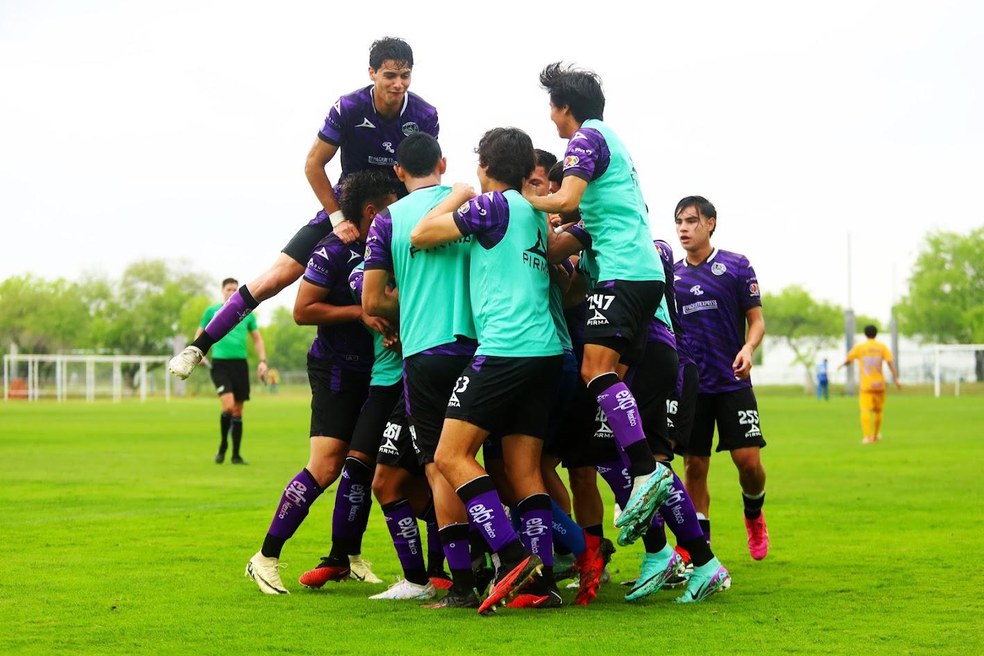 $!La Armería tuvo mañana redonda de triunfos ante Tigres