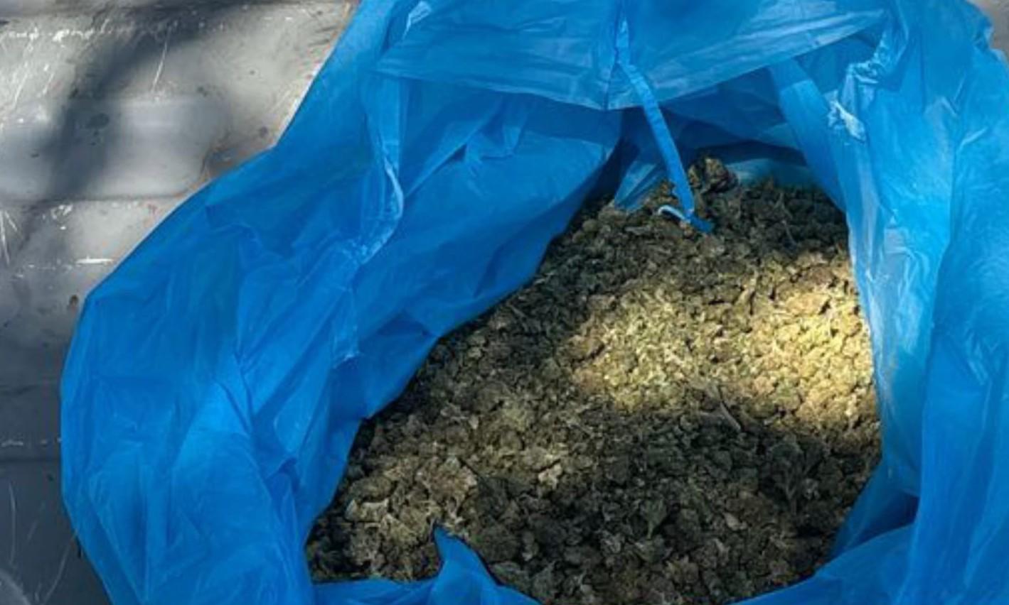 $!Marinos aseguran droga en Desarrollo Urbano Tres Ríos, en Culiacán