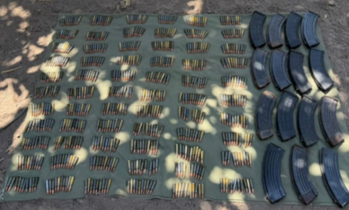 $!Ejército Mexicano asegura armas y cientos de municiones en Escuinapa