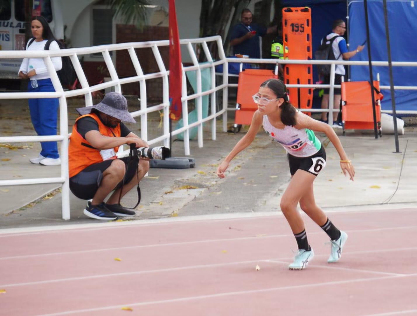 $!¡Medalla de bronce para Mazatlán! Silvana Quiñones sube al podio en Cali 2026