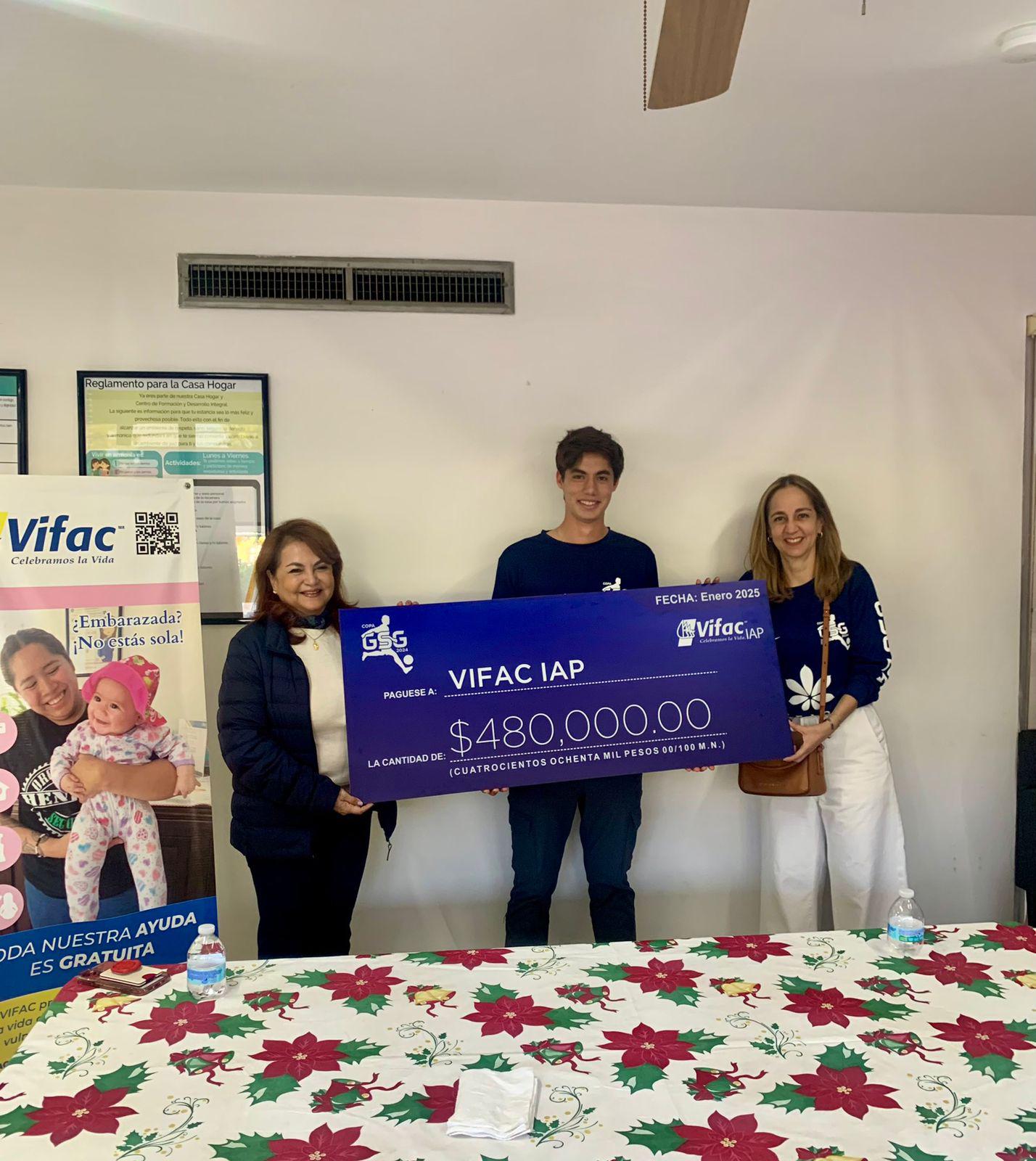 $!La cantidad reunida en la última edición de la Copa GSG, se entregó en cheque.