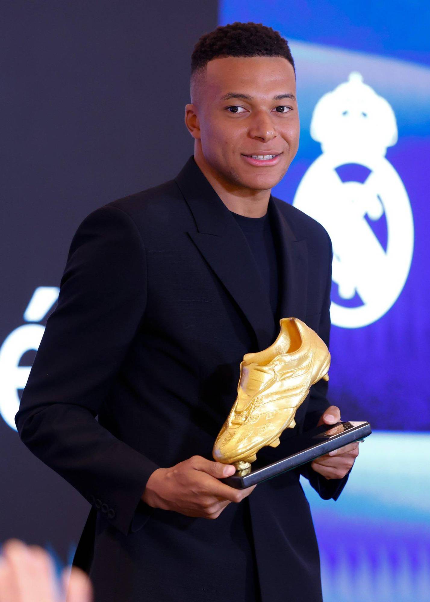 $!Mbappé recibe la Bota de Oro 2025: 31 goles que lo consagran como el máximo artillero de Europa