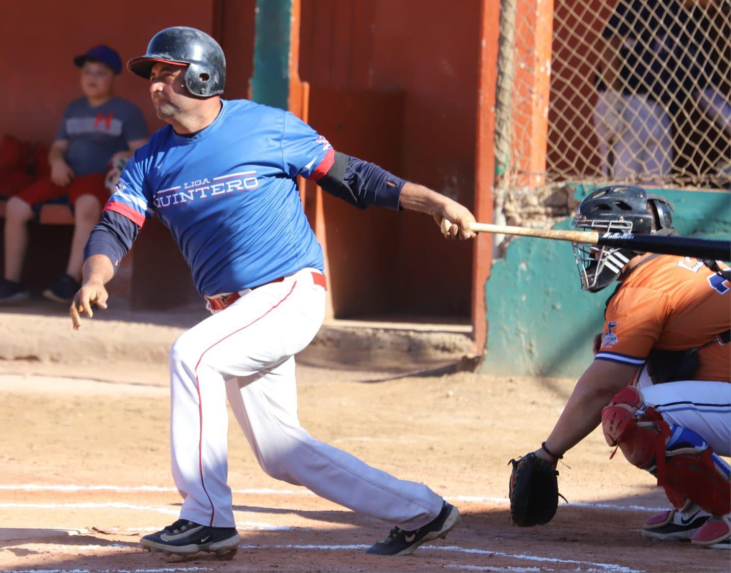 $!Familia Kelly pierde su calidad de invicto en Liga Meseros
