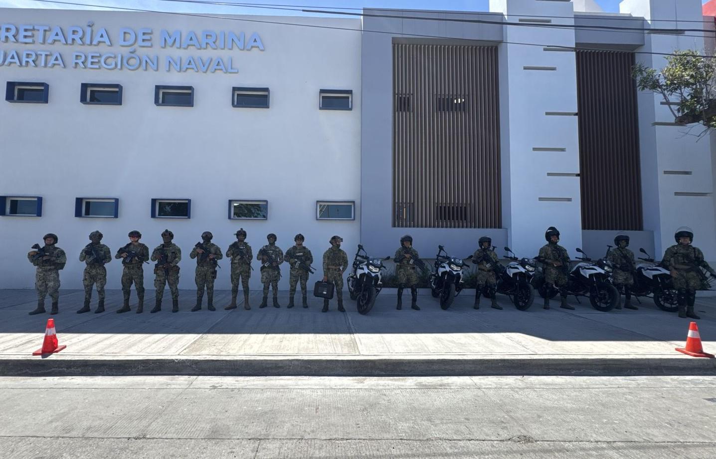 $!Realiza personal de la Marina recorridos de vigilancia y disuasión en motocicleta en Mazatlán
