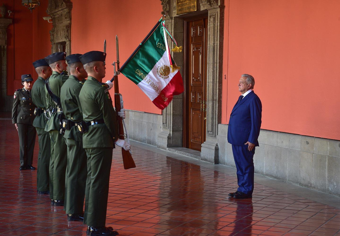 $!Lucha anticorrupción ha dejado $2.4 billones extra, afirma AMLO en Cuarto Informe de Gobierno