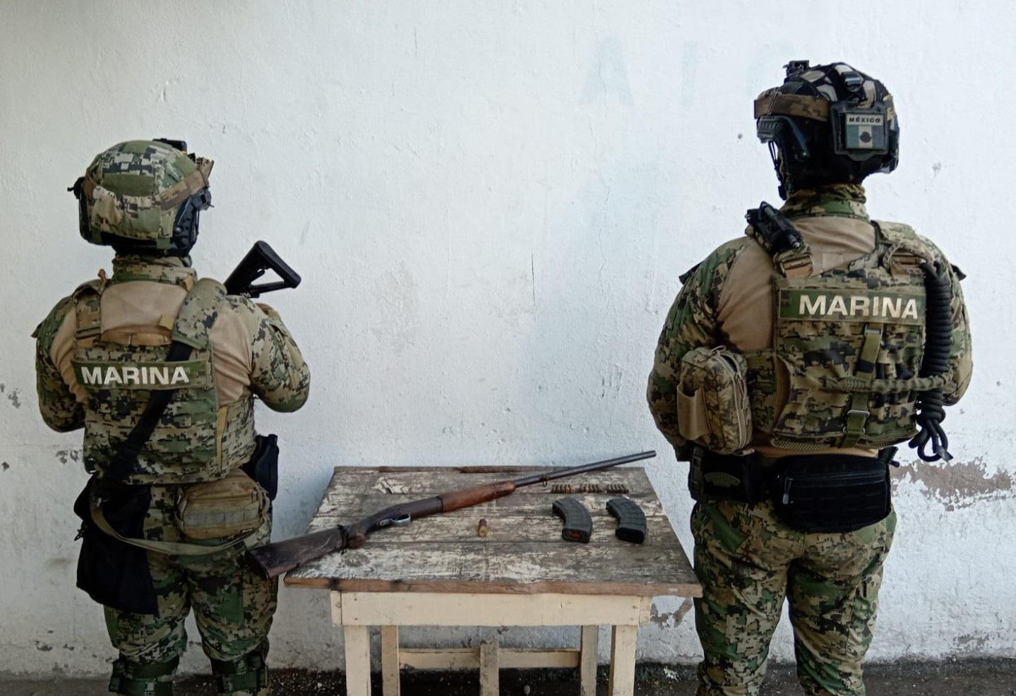 $!Decomisan diversas drogas y más de 800 cigarros tras cateo a un inmueble en la avenida Insurgentes, en Mazatlán
