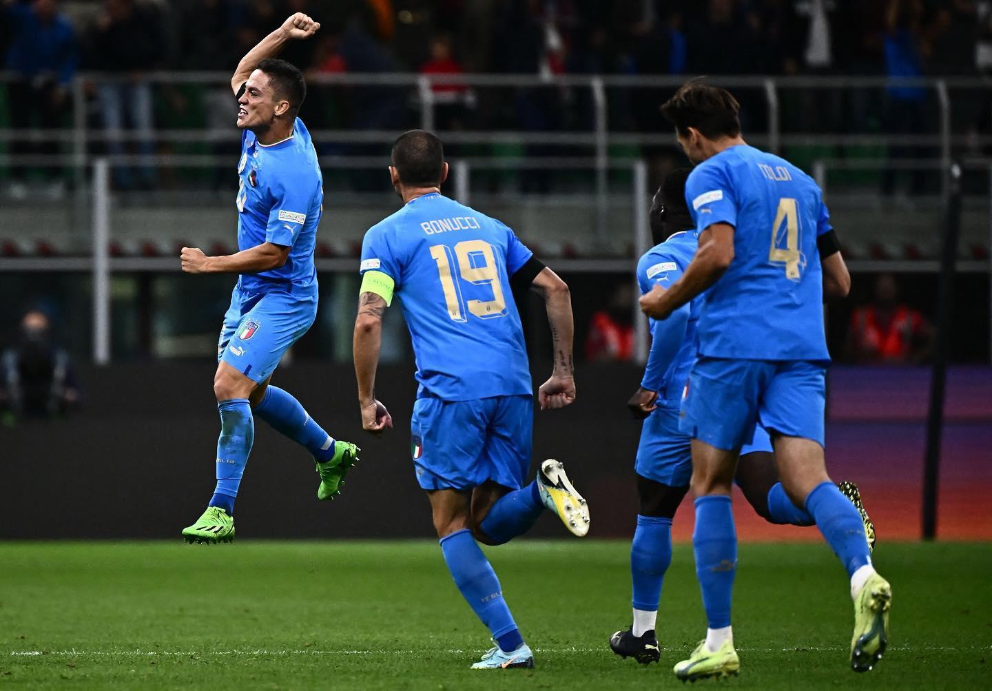 $!Italia venció a Inglaterra para hundirla al descenso y soñar con el Final Four