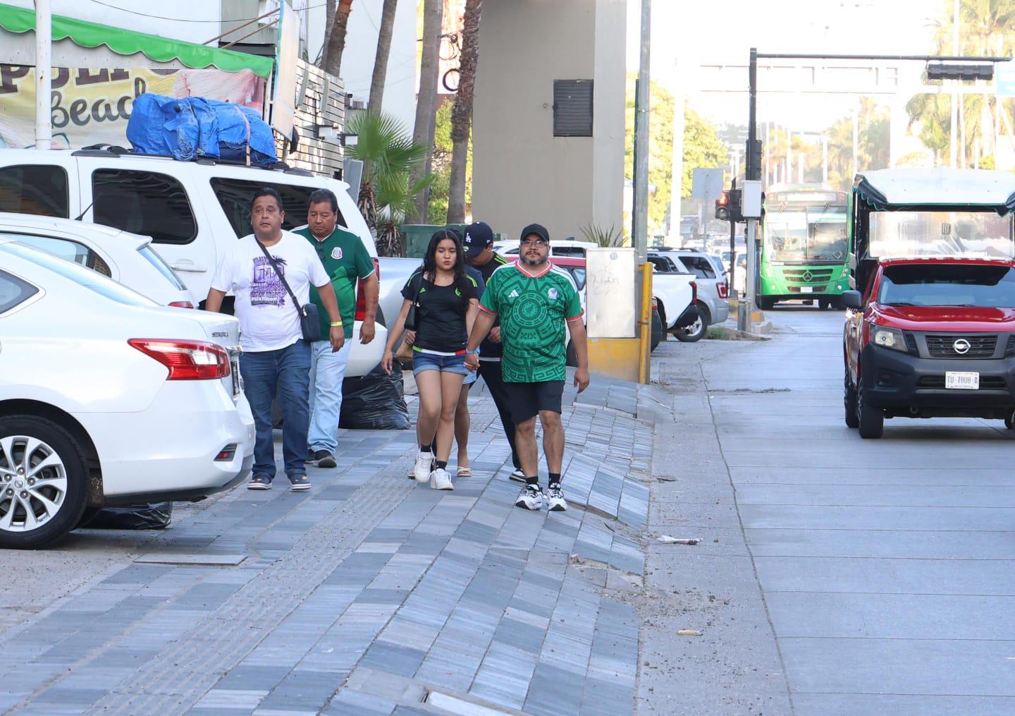$!Sports bars de Mazatlán toman la delantera en asistencia previo al México vs. Corea del Sur