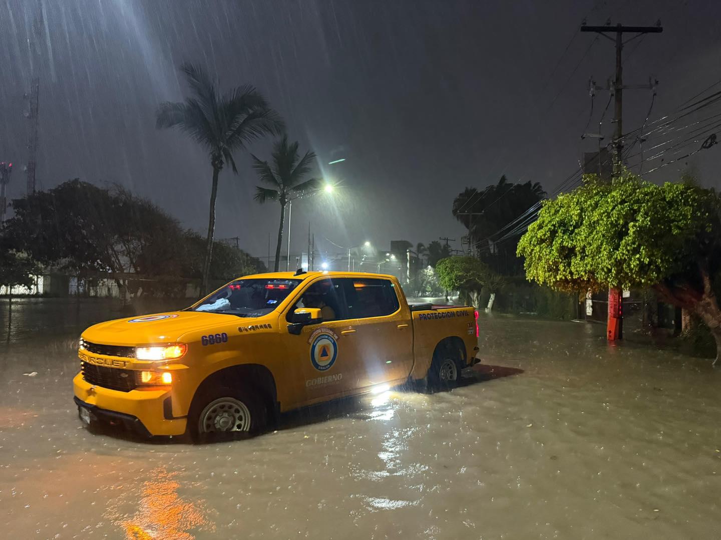 $!Azota ‘Ivo’ con lluvias, rayos e inundaciones a varios municipios de Sinaloa