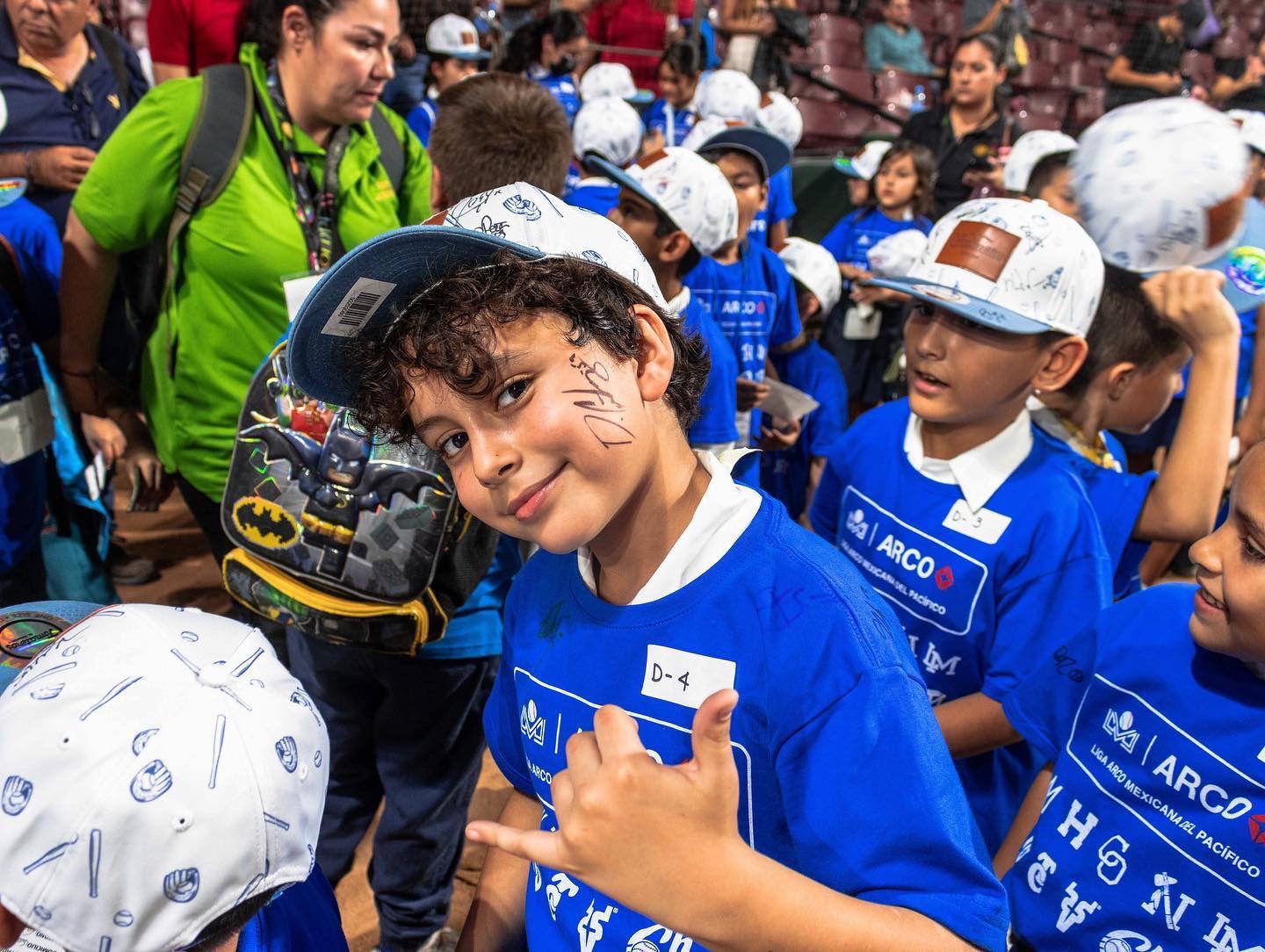 $!Tomateros y LMP llevan la experiencia del beisbol a 500 pequeños culichis