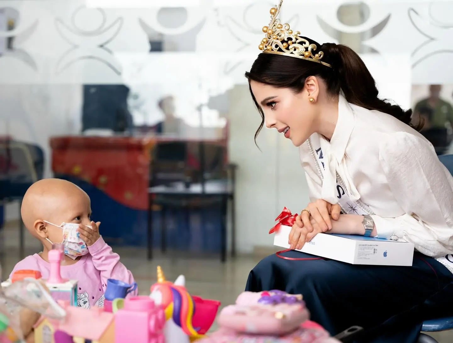 $!La visita de Bosch al hospital coincidió con su regreso a México.