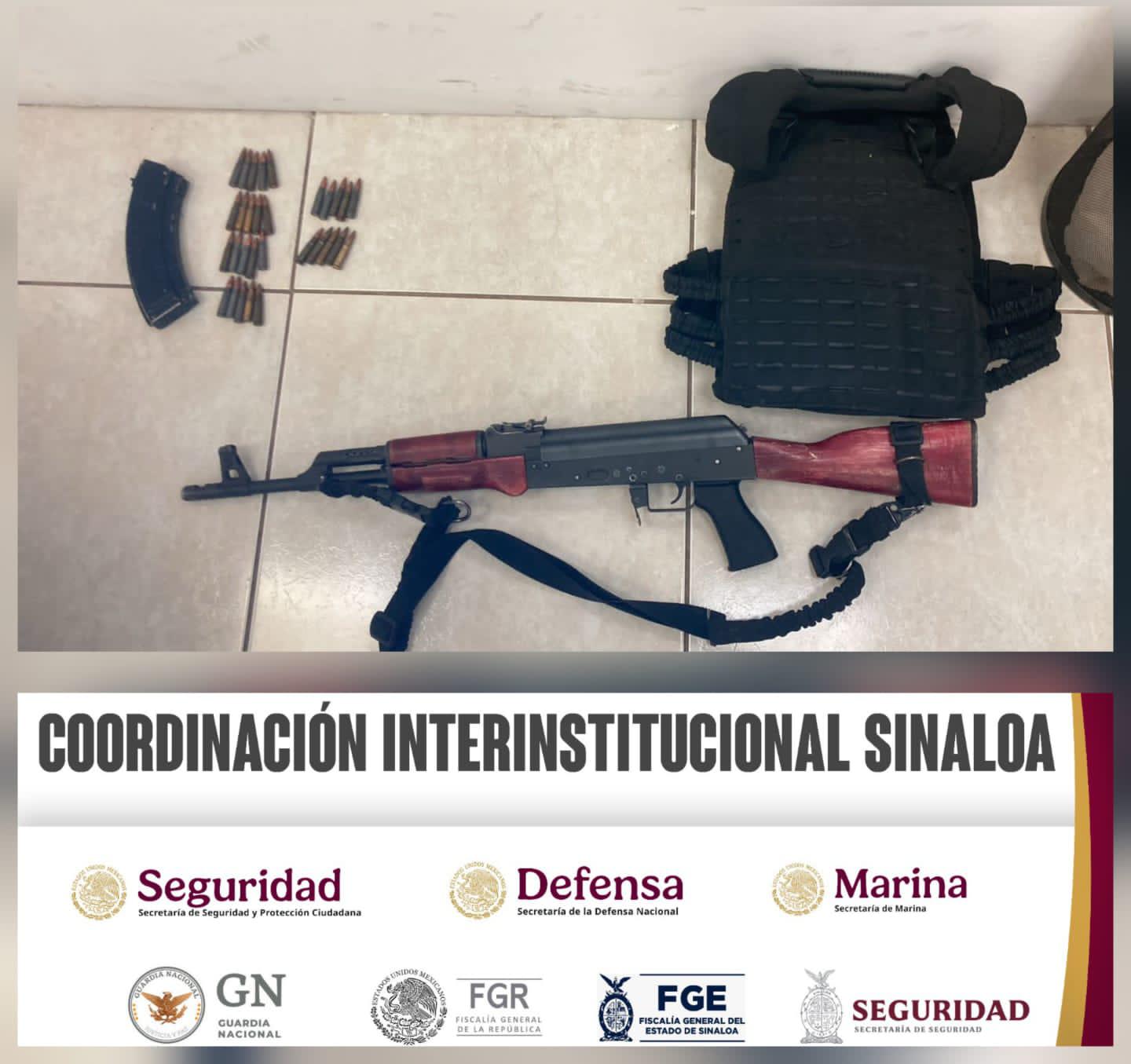 $!Tras denuncia anónima, agentes federales aseguran camioneta blindada y armas, en Culiacán
