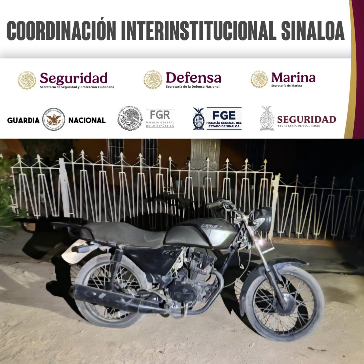 $!Detienen a civil y aseguran arsenal y vehículos con reporte de robo en Navolato