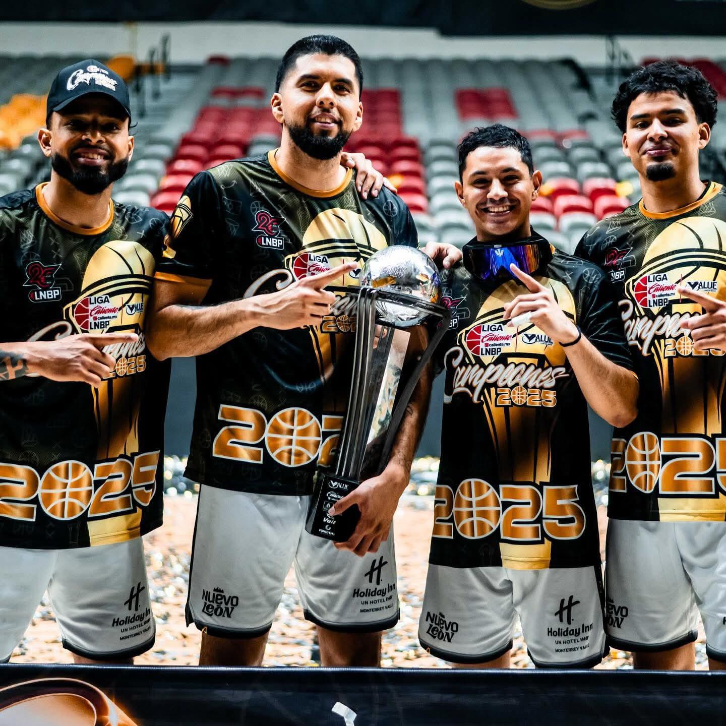 $!Sinaloense Miguel Martínez sigue sumando campeonatos en el baloncesto