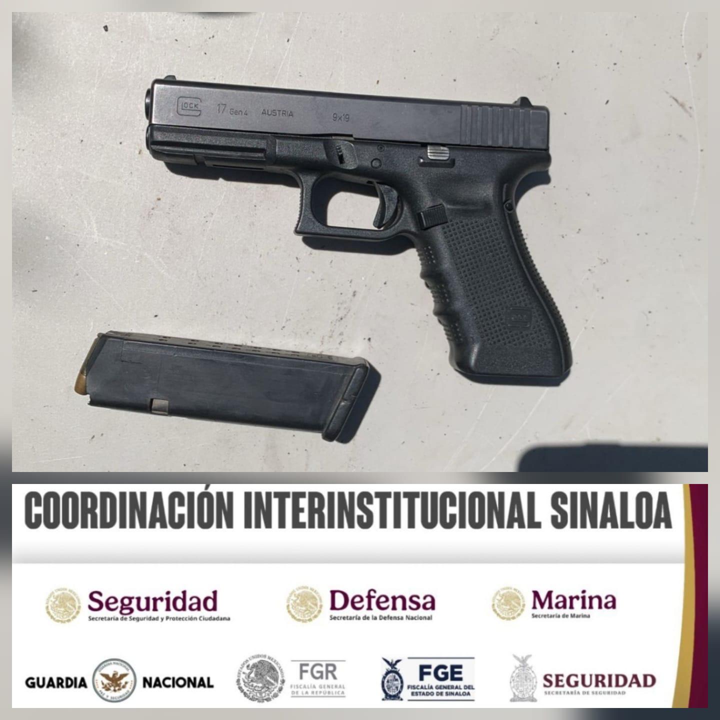 $!Le ponen el alto a un civil, lo detienen y le aseguran un arma de fuego en la colonia Villa del Cedro, en Culiacán