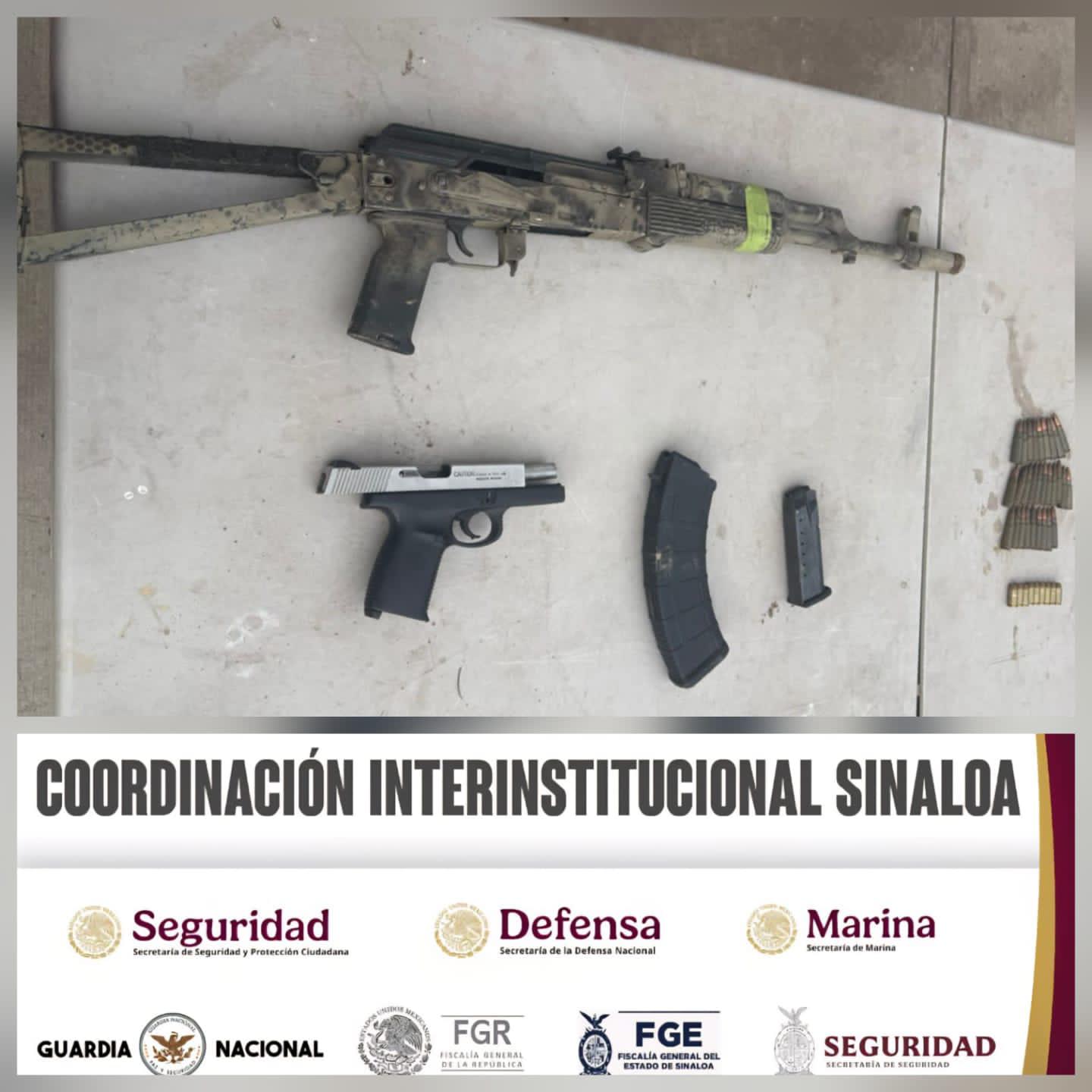 $!Tras una persecución, autoridades aseguran armamento y motocicleta en la comunidad de Yebavito, en Navolato