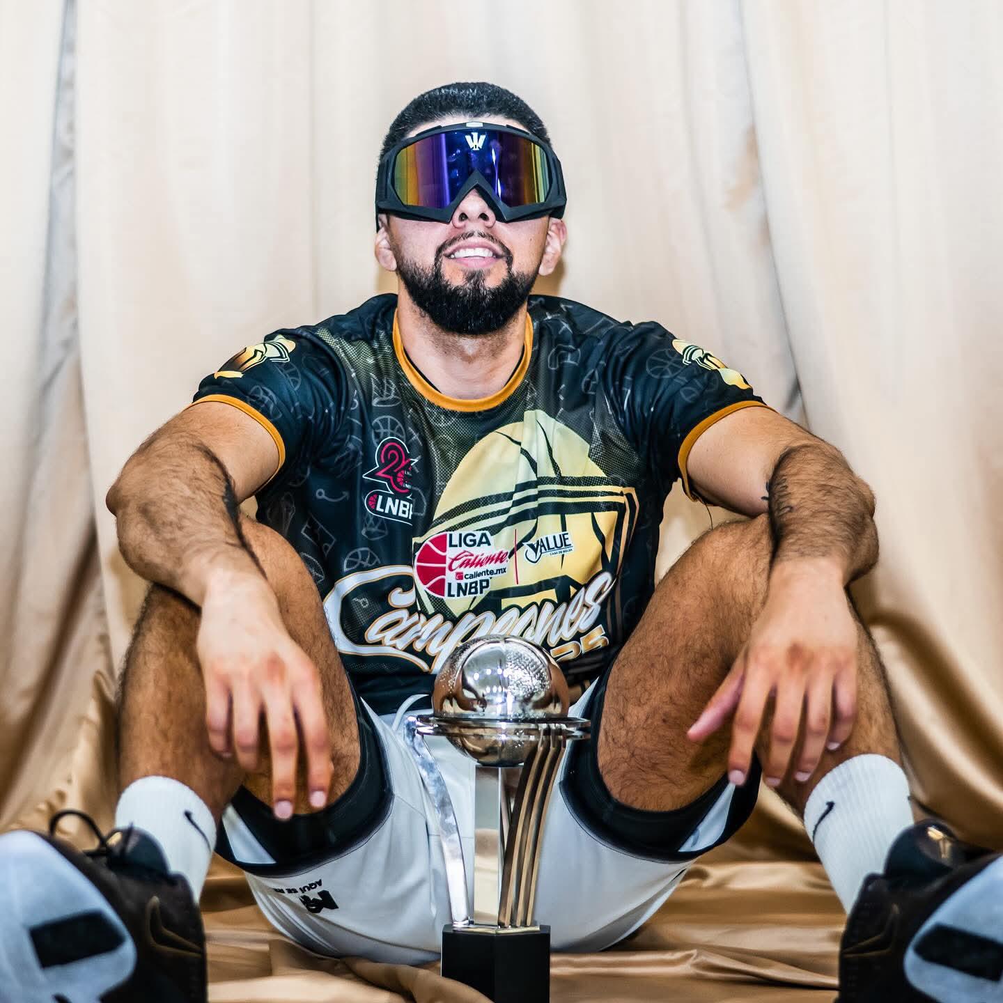 $!Sinaloense Miguel Martínez sigue sumando campeonatos en el baloncesto