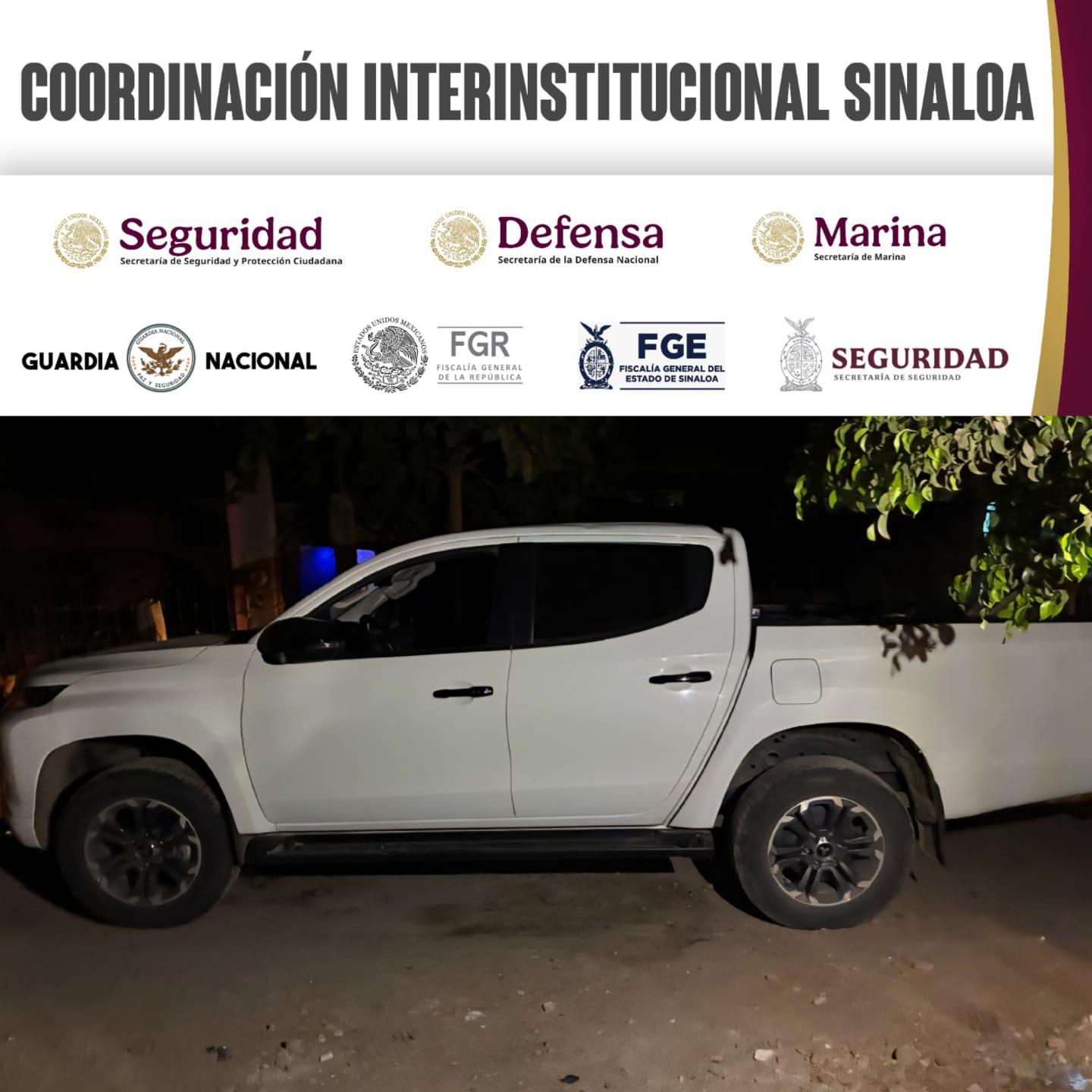 $!Detienen a civil y aseguran arsenal y vehículos con reporte de robo en Navolato