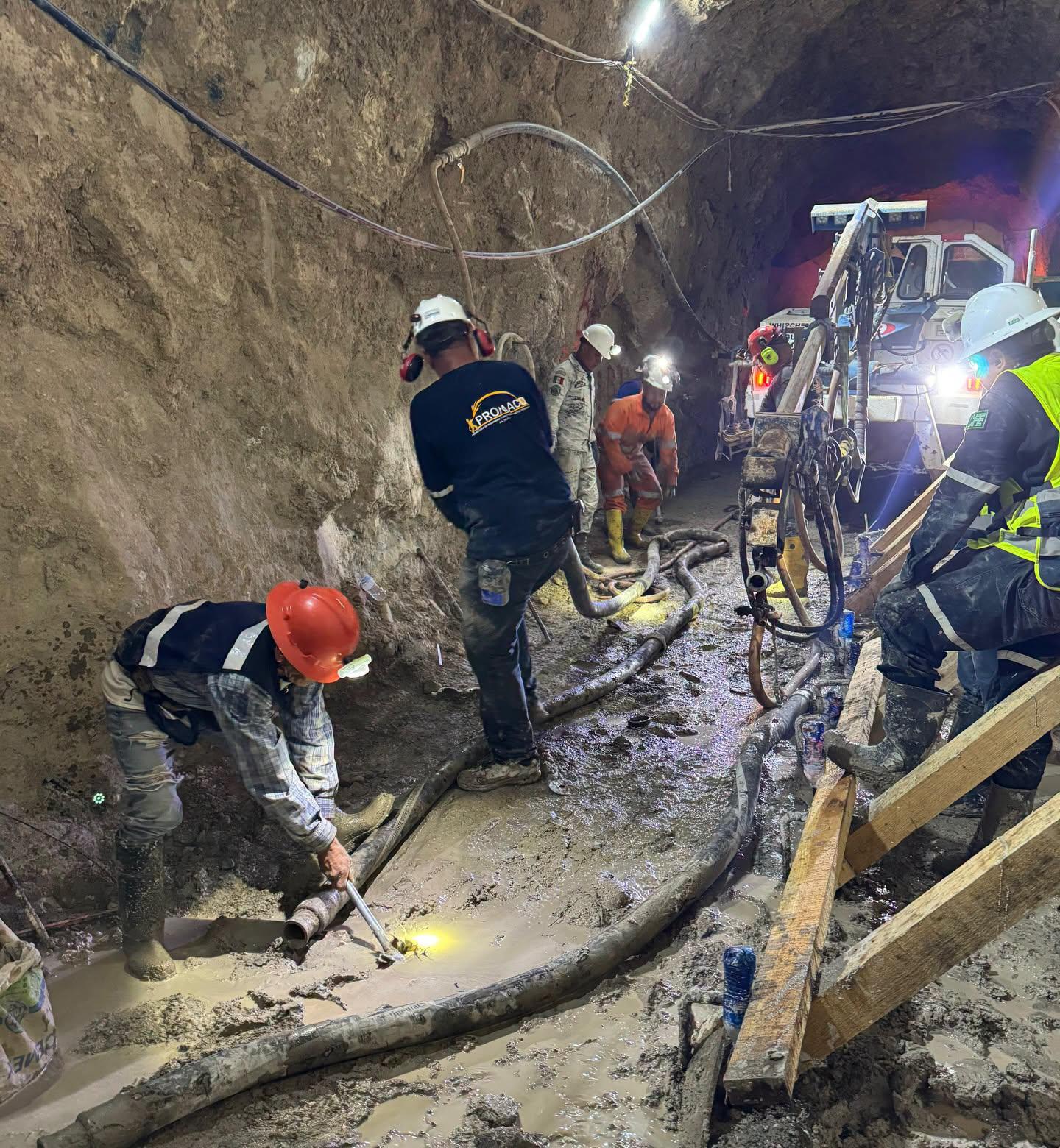 $!Continúan labores para encontrar a Isidro, desaparecido en la mina Santa Fe en Rosario